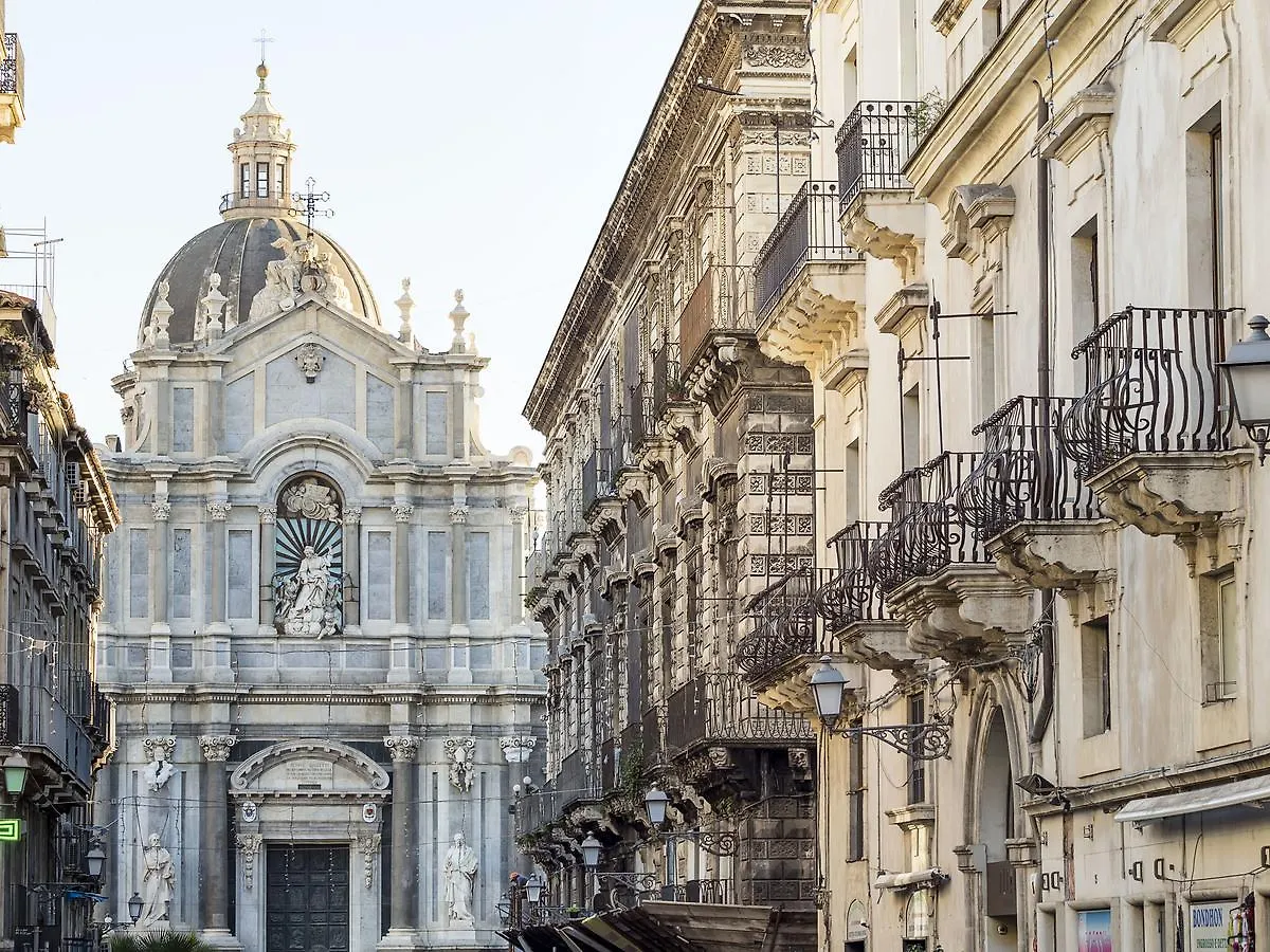 Duomo Suites & Spa contacts